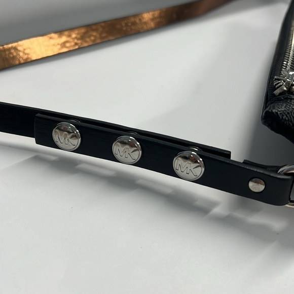 Michael Kors Logo Flat Belt Fanny Pack Bag Rider - Picture 2 of 6